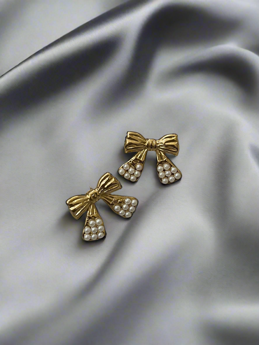 Royal Ribbon Pearl Droplets