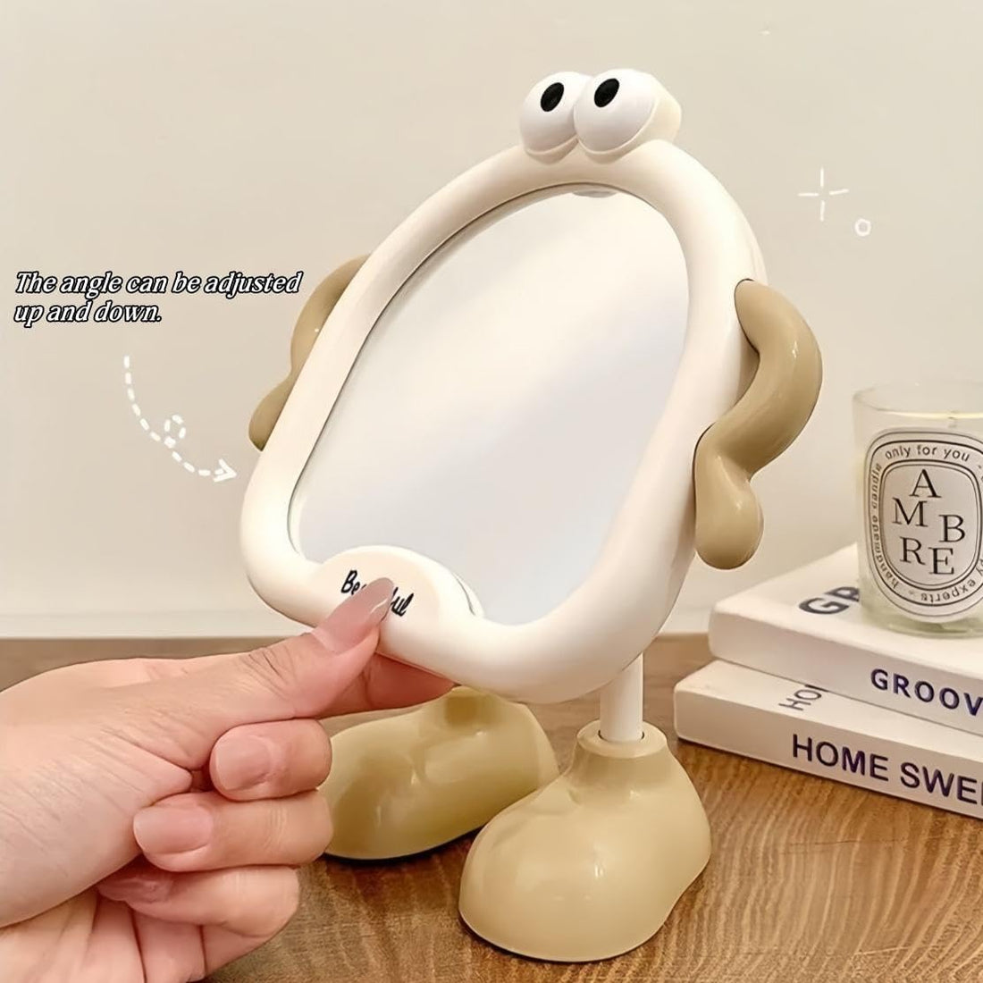 Quirky stance portable mirror