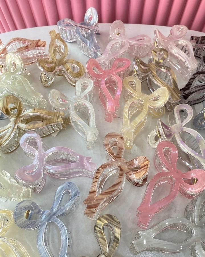 Texture bow shaped claw clip