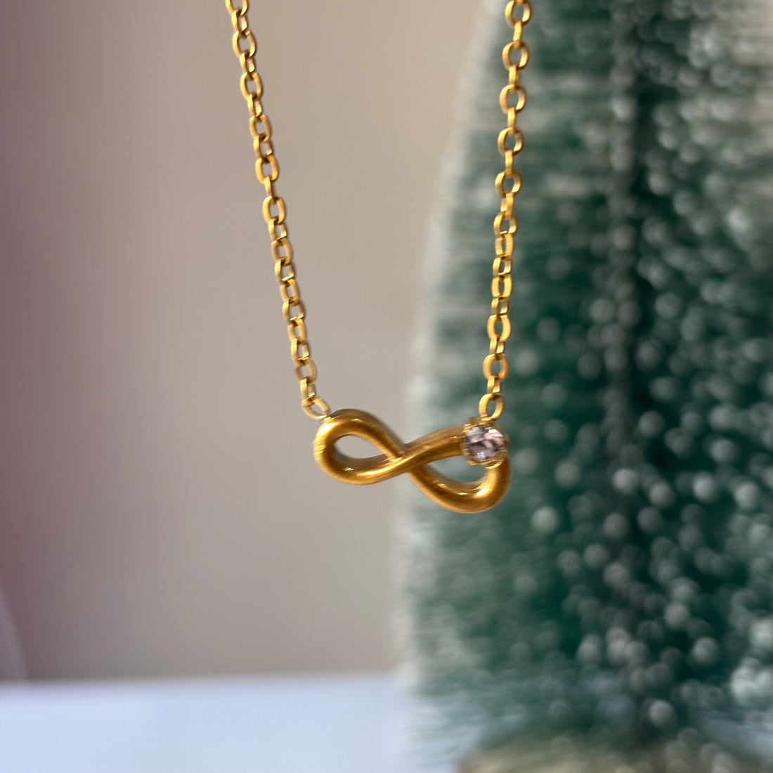 Diamond infinity neckpiece