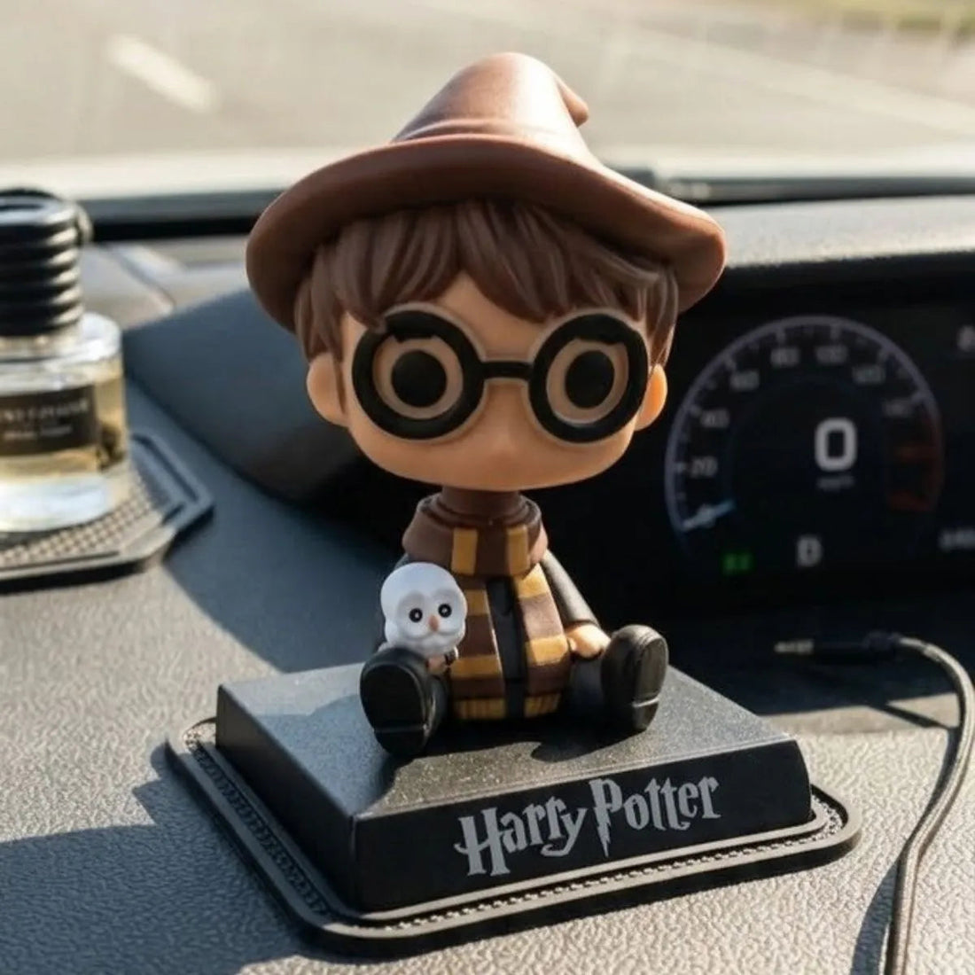 HP bobblehead with mobile stand