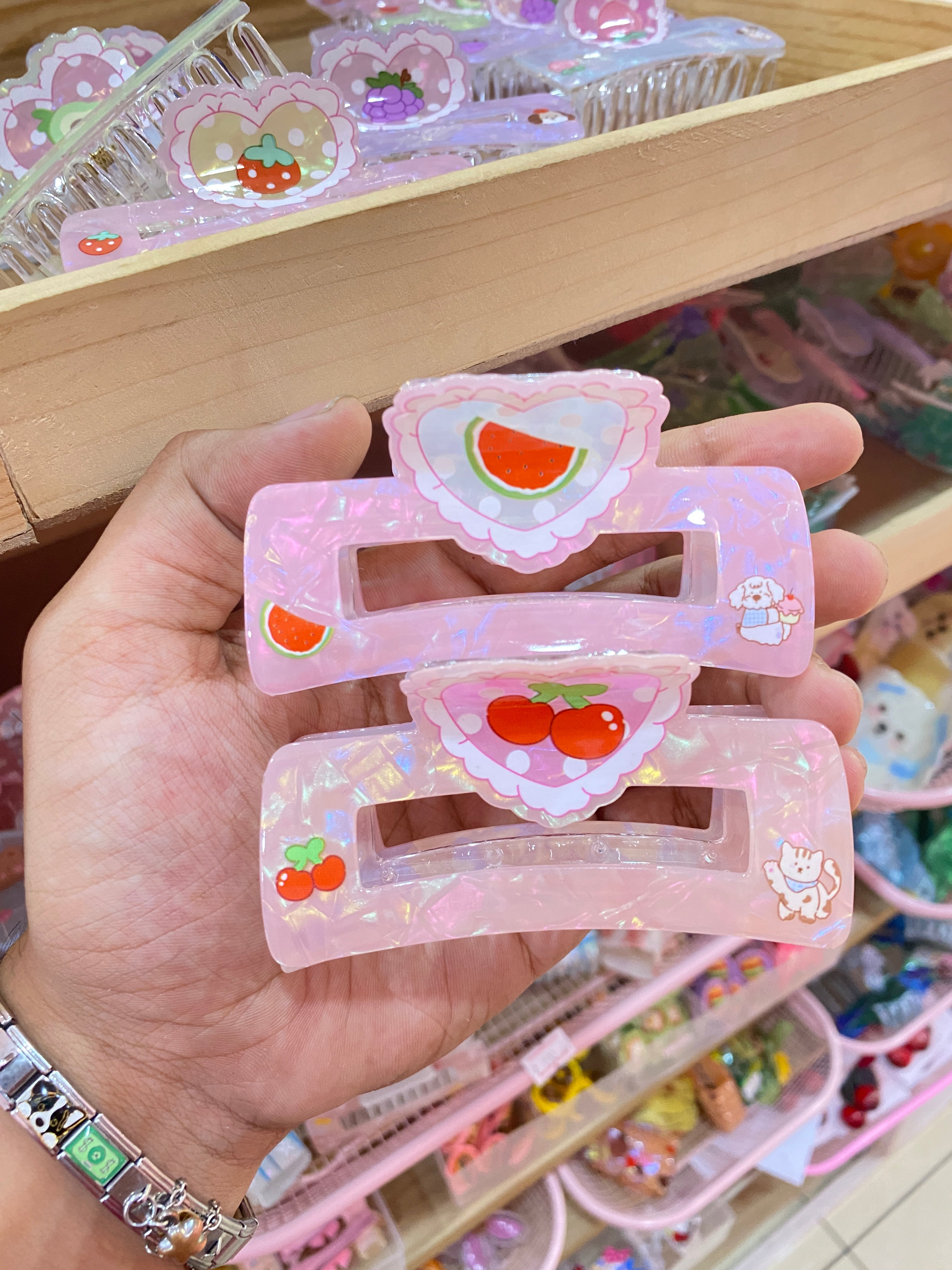 Kawaii fruit clutcher