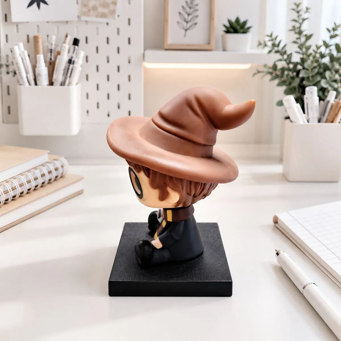 HP bobblehead with mobile stand