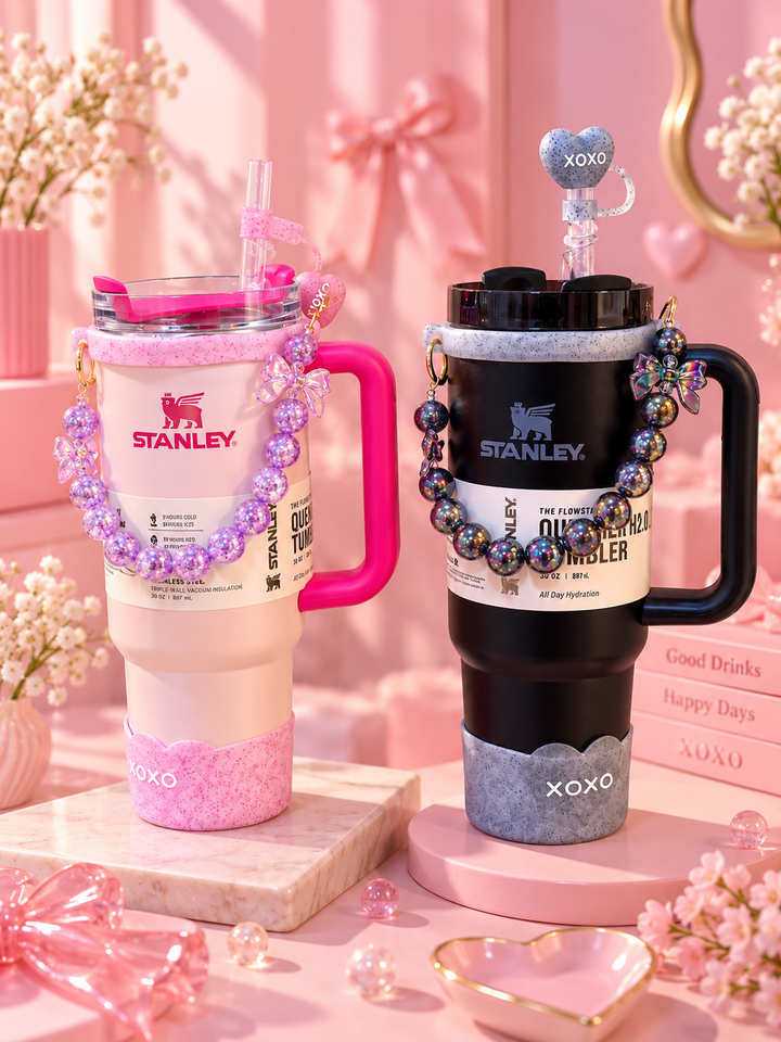 Charm tumbler with straw