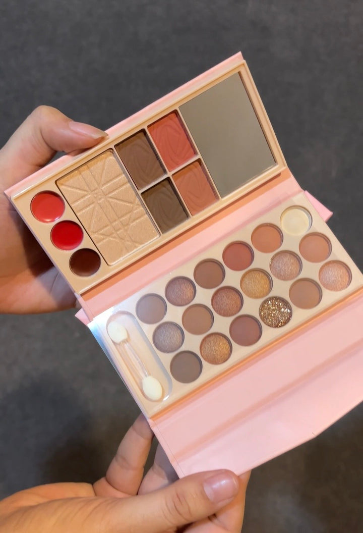 Rainbow bear makeup pallete