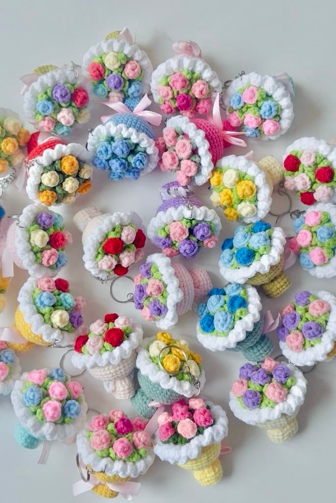 Flower crochet bouquet keychain