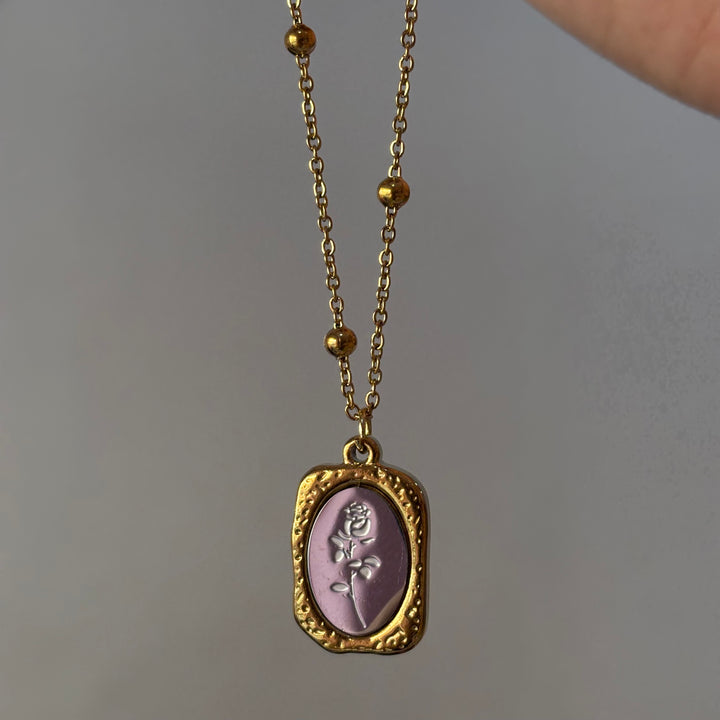 Victoria rose dual tone neckpiece