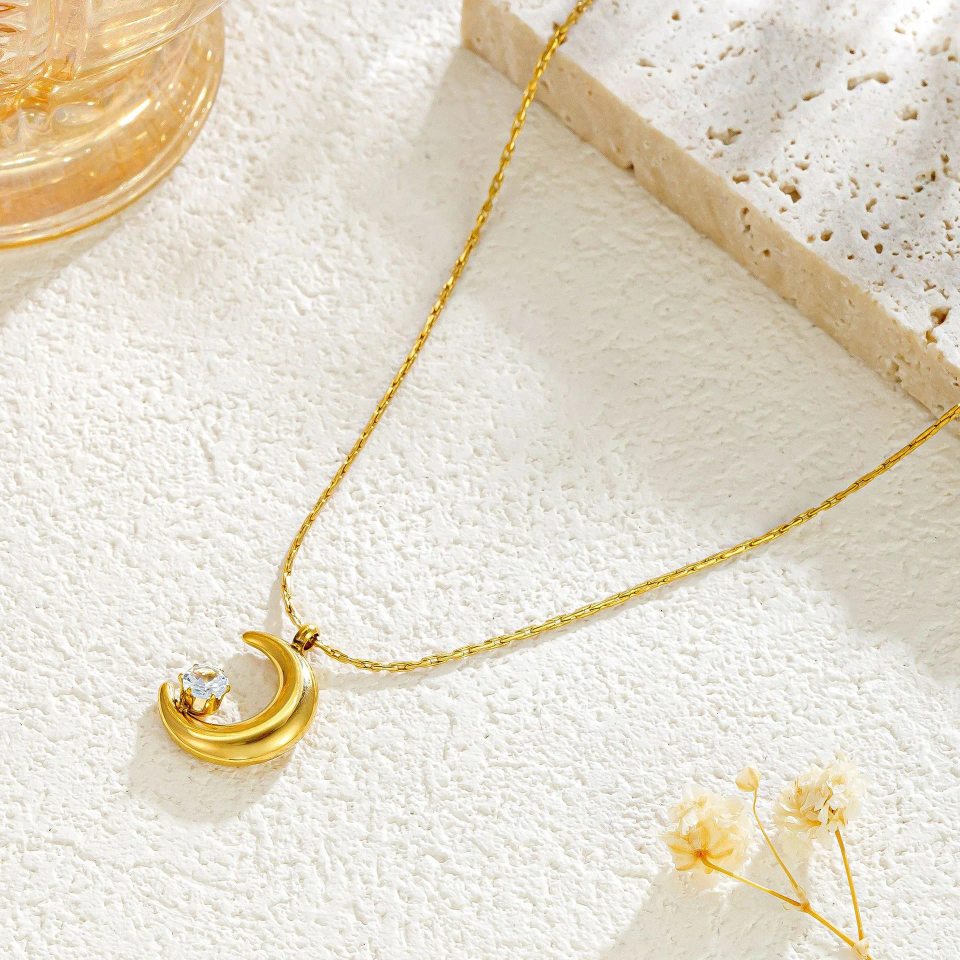 Moon star neckpiece