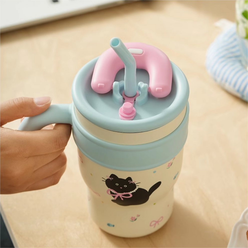 Kawaii cat sipper with straw