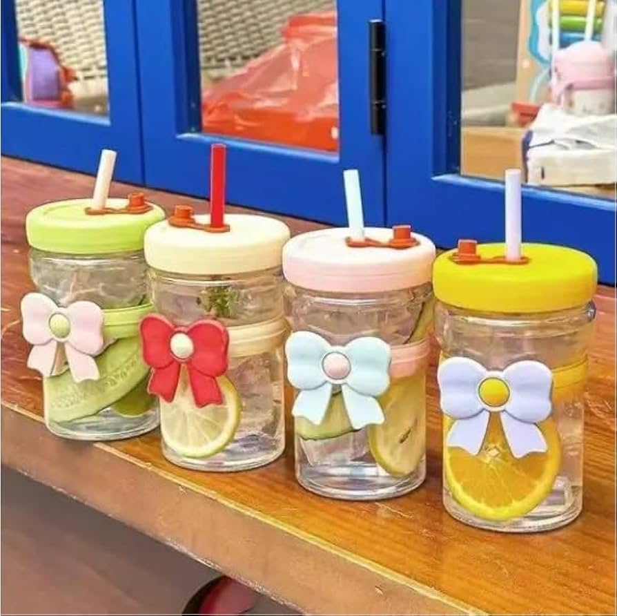 Bow glass mug with straw