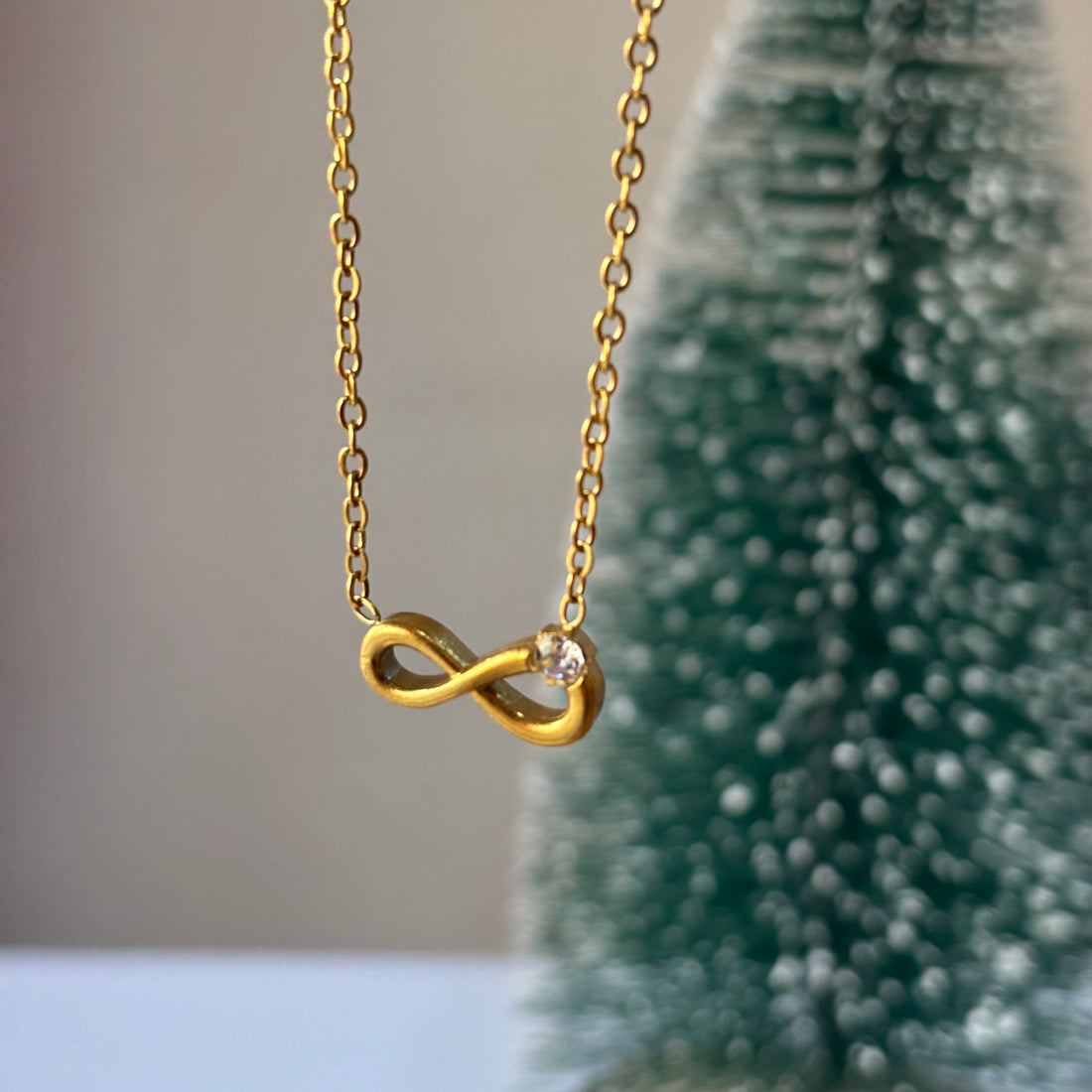 Diamond infinity neckpiece
