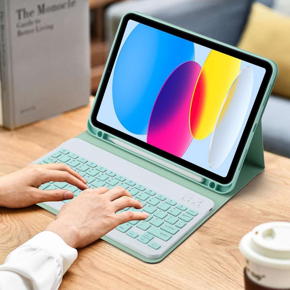 Wireless keyboard and mouse set