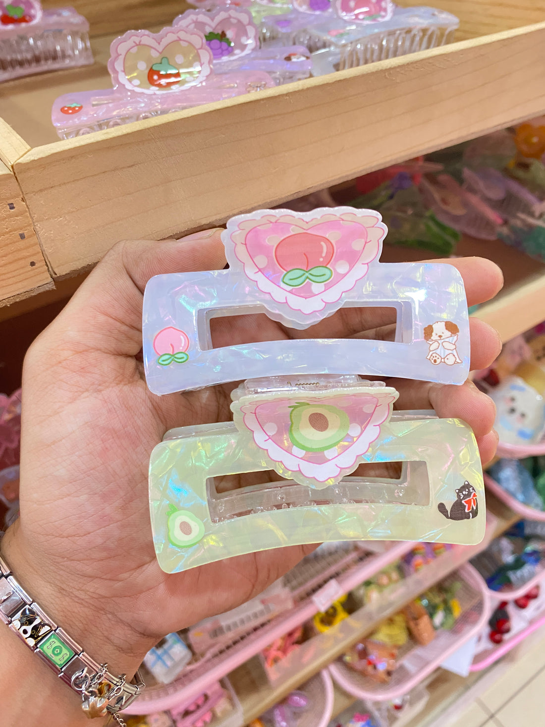 Kawaii fruit clutcher