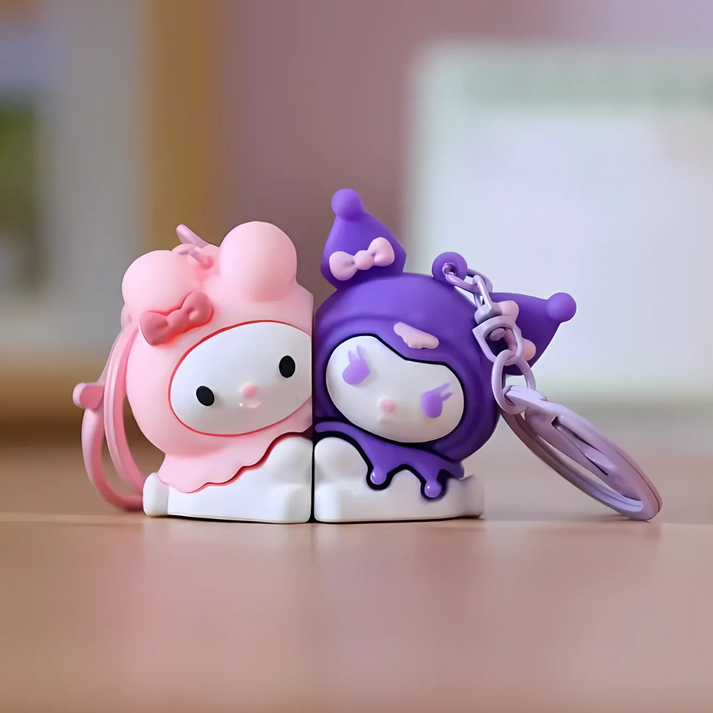 Kawaii hugging keychain