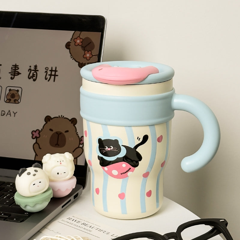 Kawaii cat sipper with straw