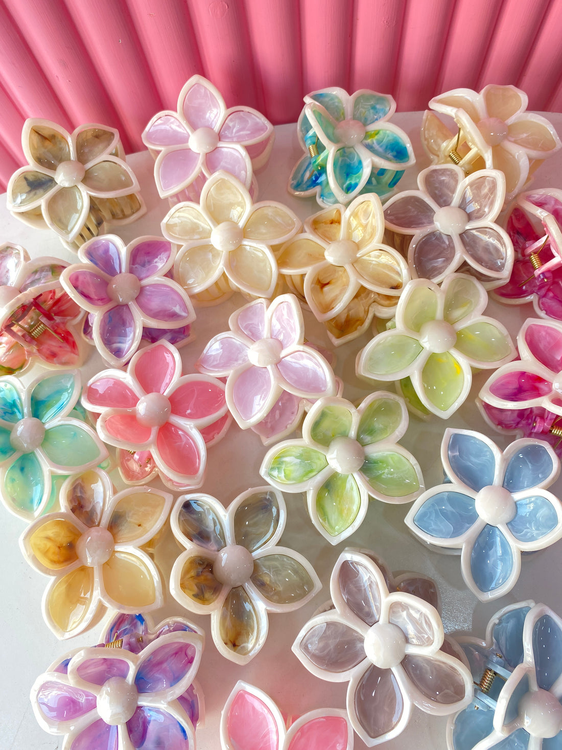 Marble finish flower claw clip
