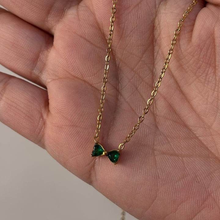 Green neckpiece
