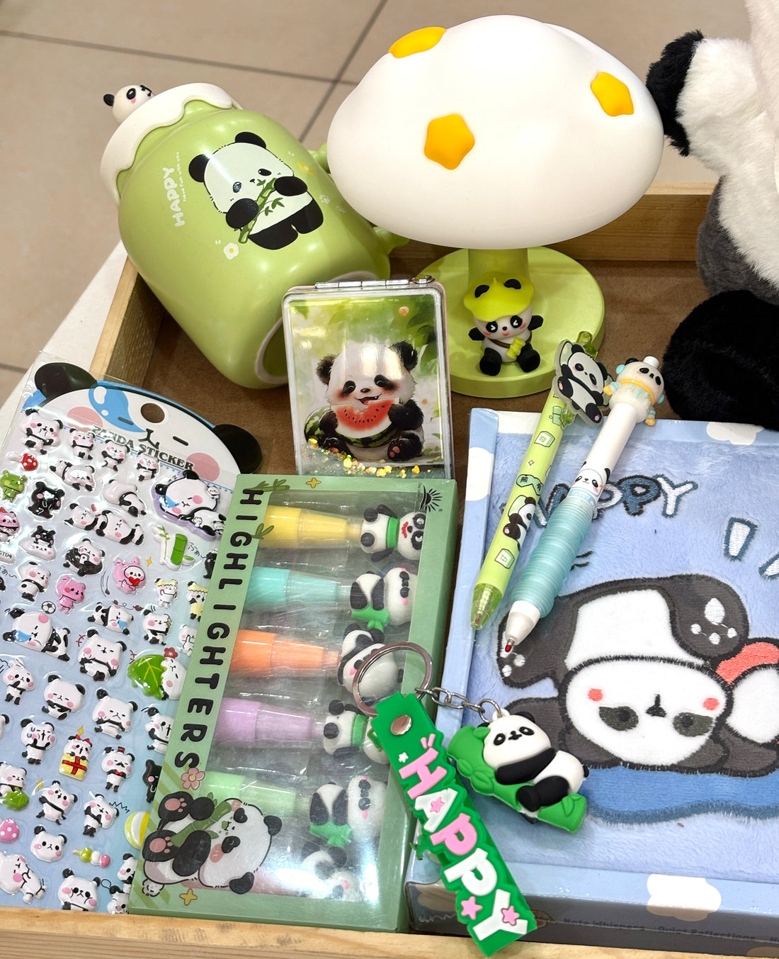 Panda hamper