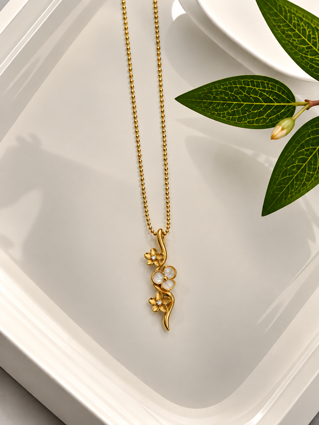 Fleuré neckpiece