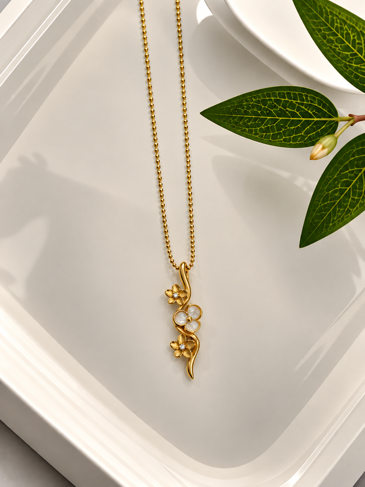 Fleuré neckpiece