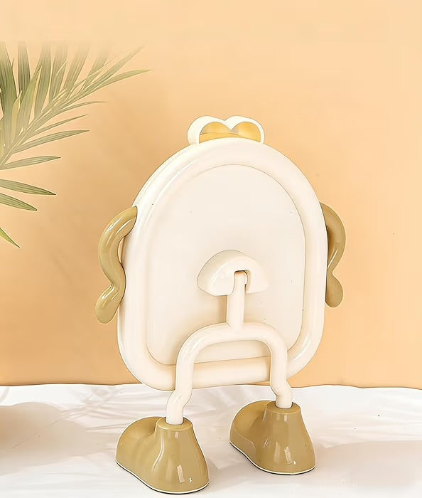 Quirky stance portable mirror