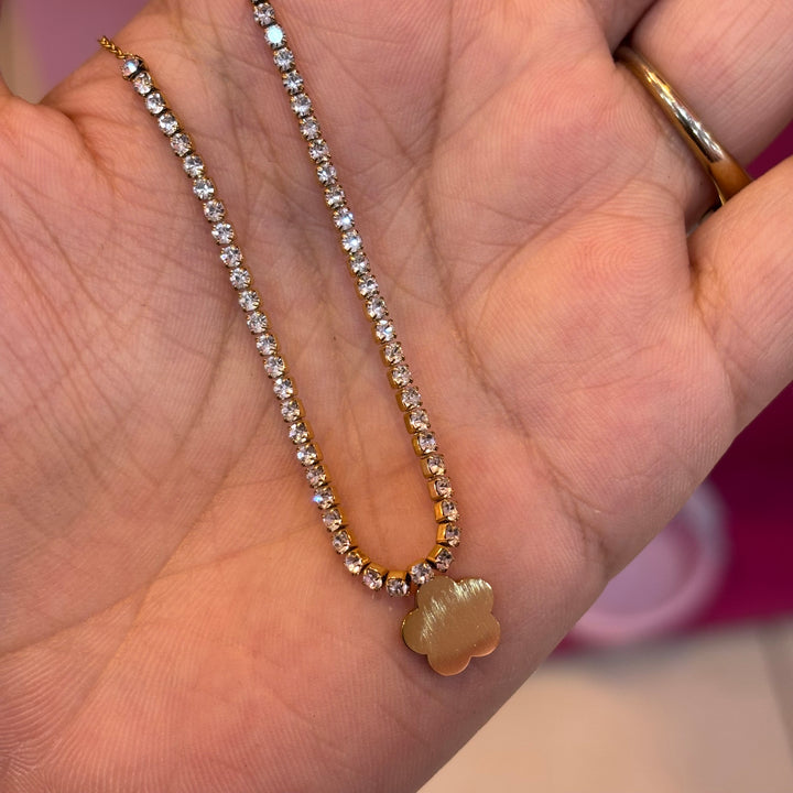 Diamond clover neckpiece