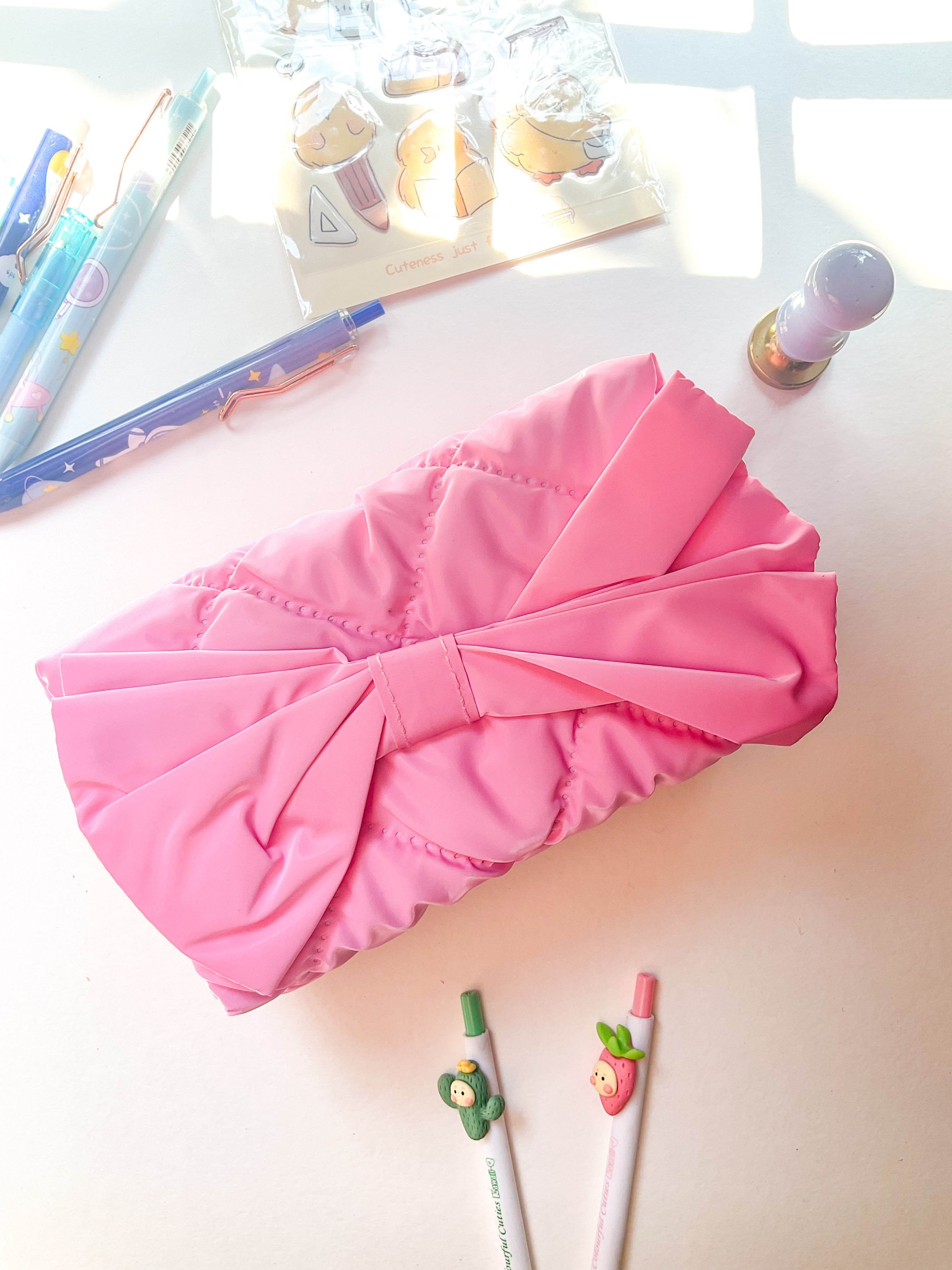 Bow multipurpose pouch