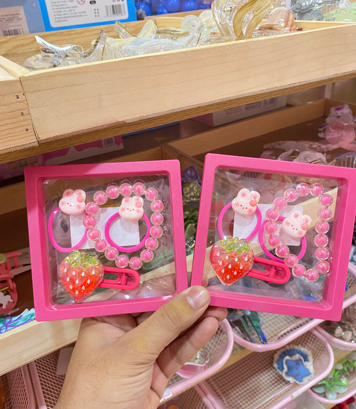 Strawberry accessories set