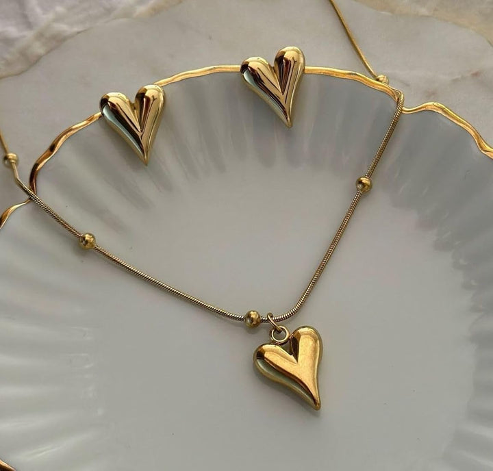 Heart neckpiece and earrings set