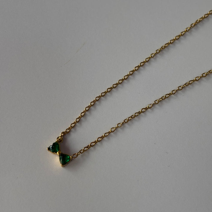 Green neckpiece