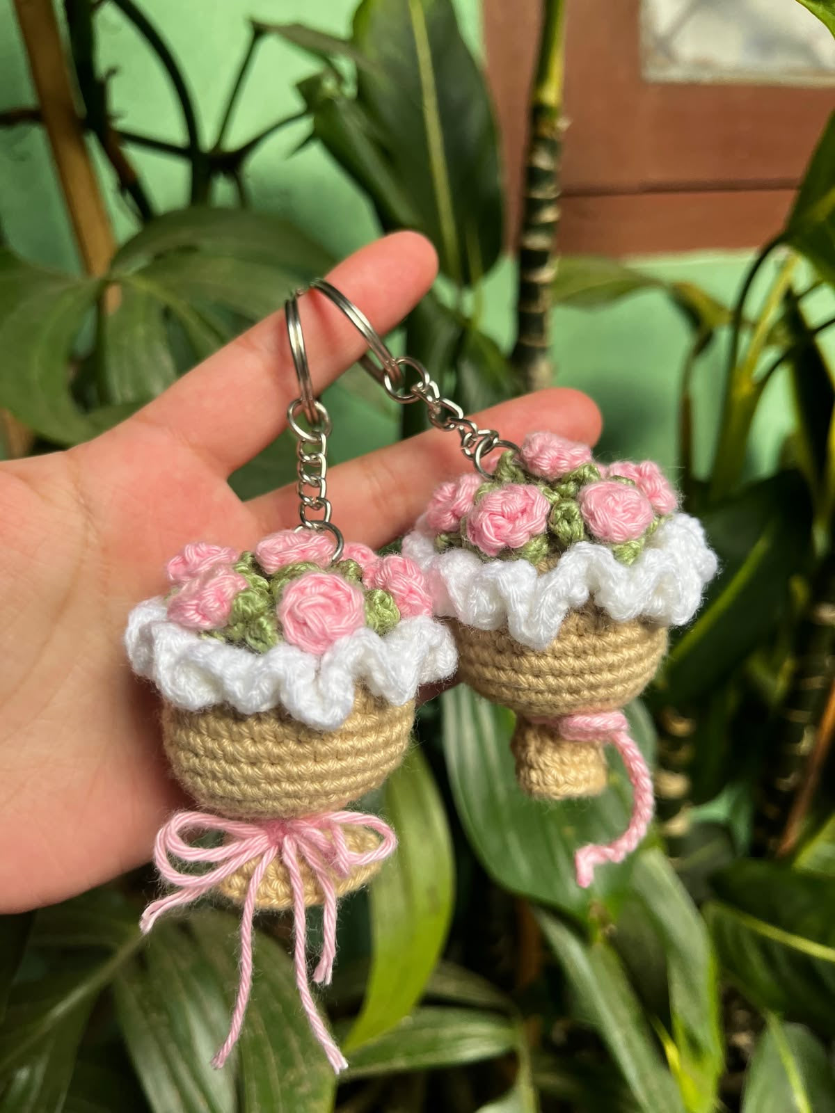 Flower crochet bouquet keychain