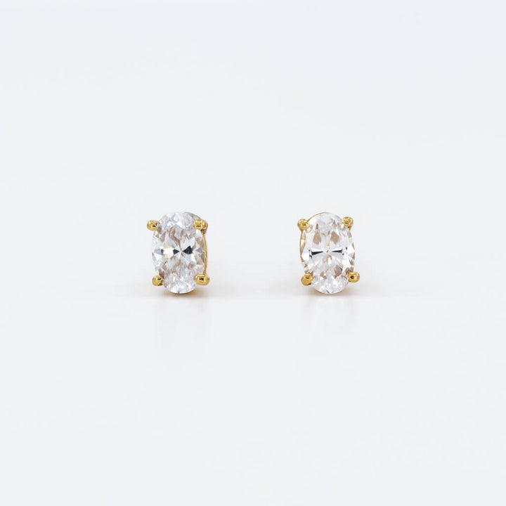 Oval shaped studs earrings