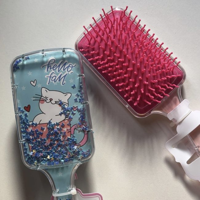 Kitty glitter comb