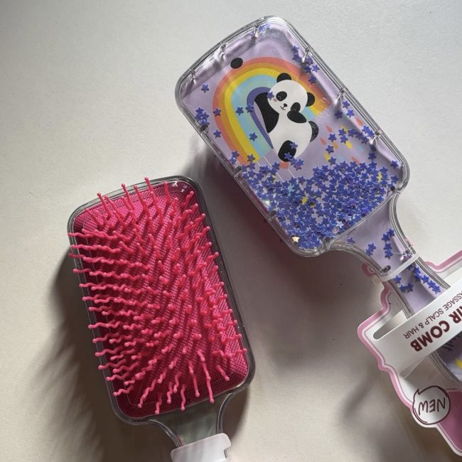 Panda glitter comb