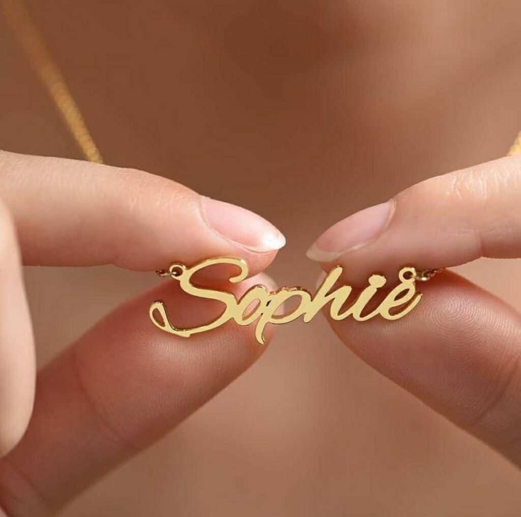 customised pendant in simple design