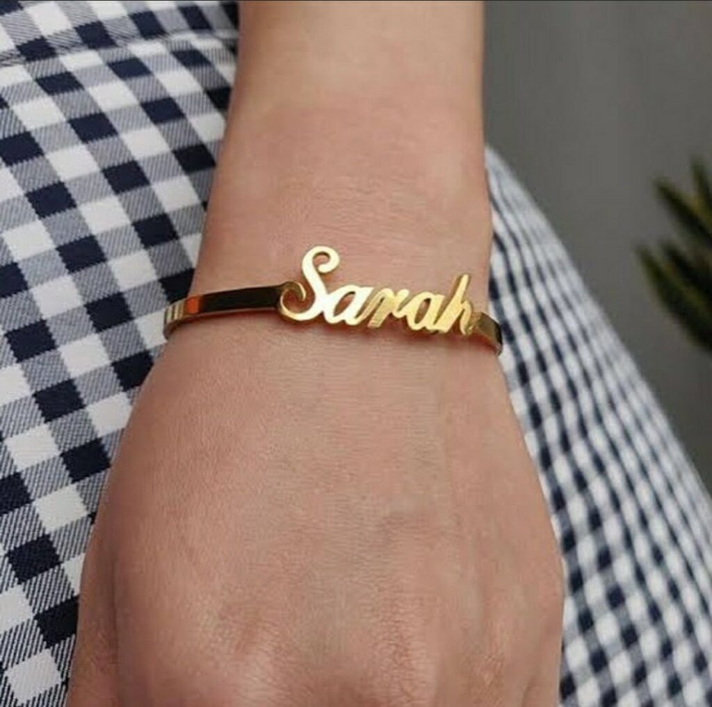 Customised name bracelet, adjustable