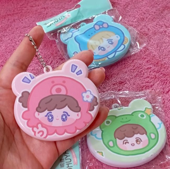 Kawaii mirror with comb set
