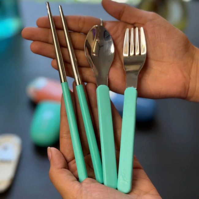 Portable cutlery set