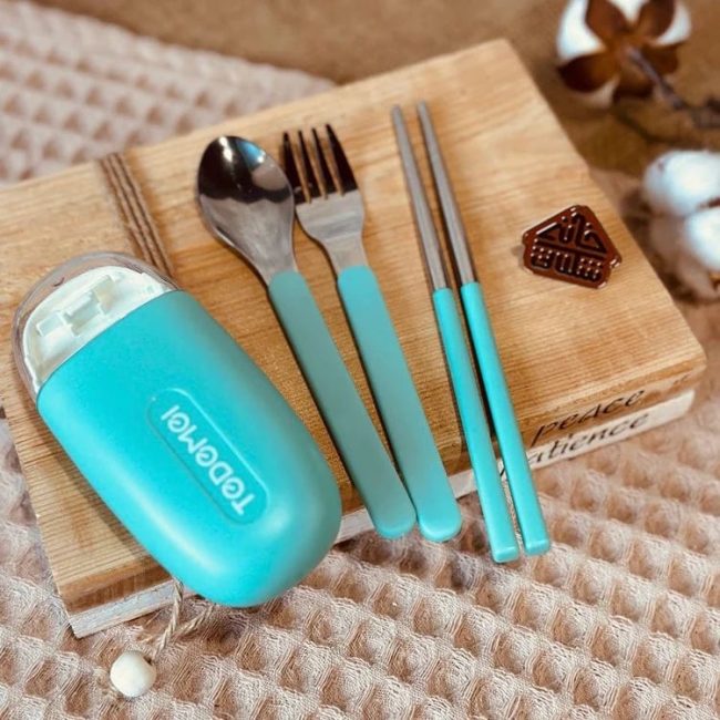 Portable cutlery set