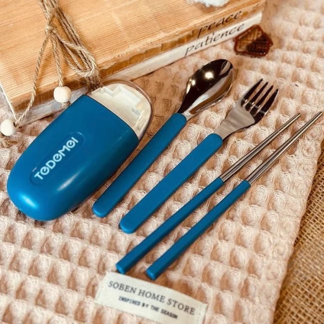 Portable cutlery set